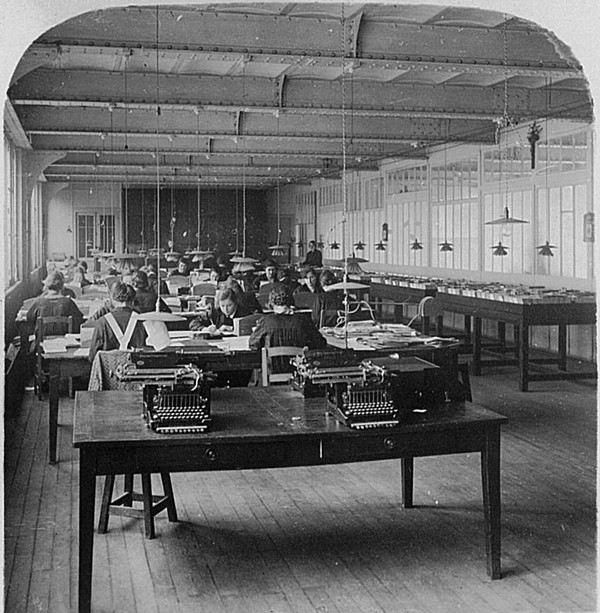 Administration, côté féminin, années 20