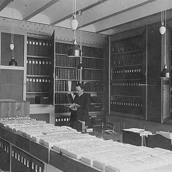 LIII   Bibliotheque avant 1911 à 1927   03