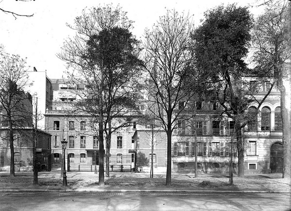 AII   Cours Albert Premier   01