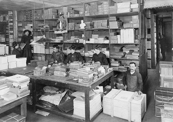 LII   Librairie Magasin   02